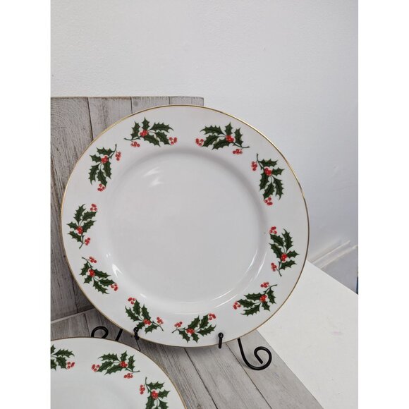 Mervyn’s set of 2 Dinner plates Christmas Holly Fine Porcelain Japan - Picture 4 of 7
